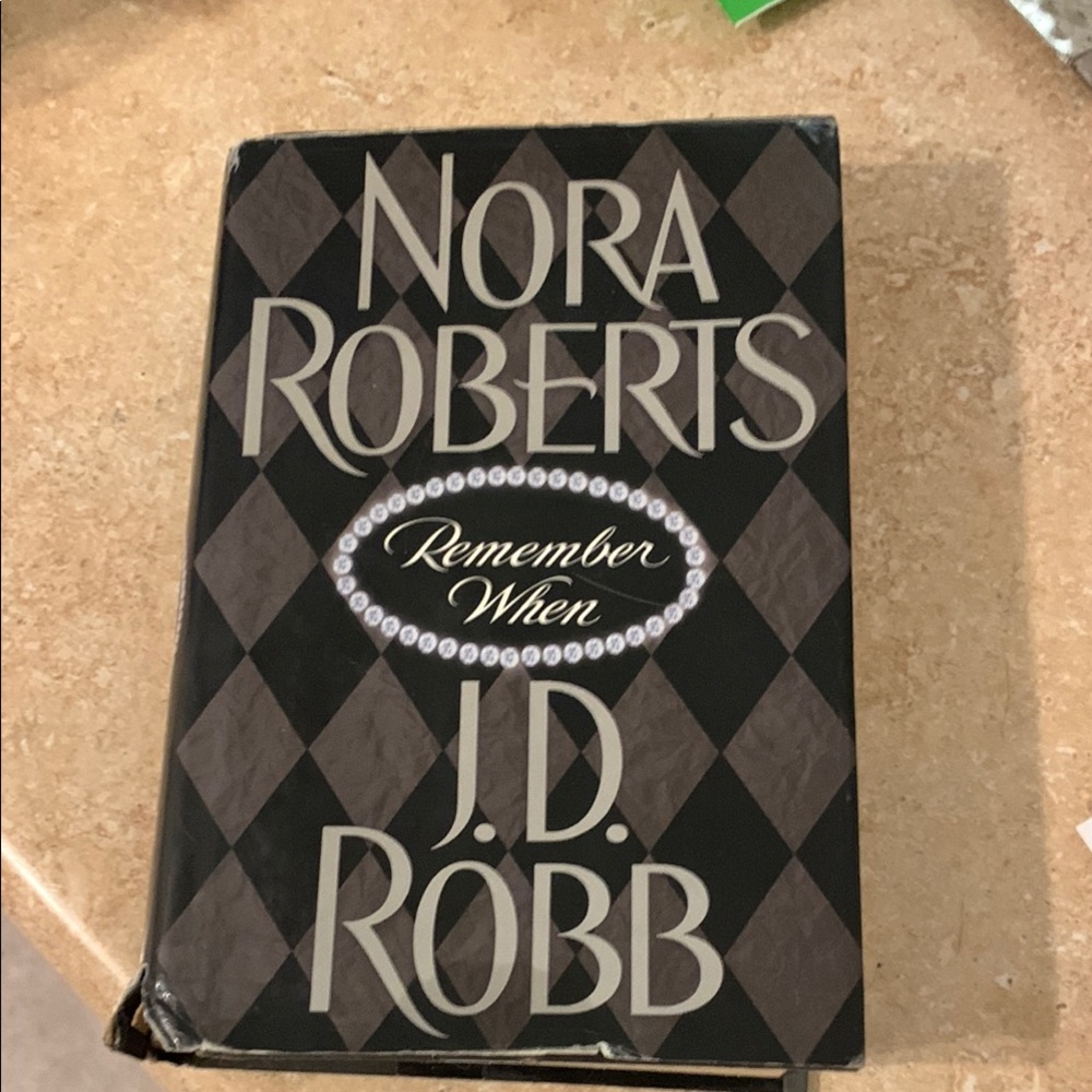 Nora Roberts 'Remember When' Book